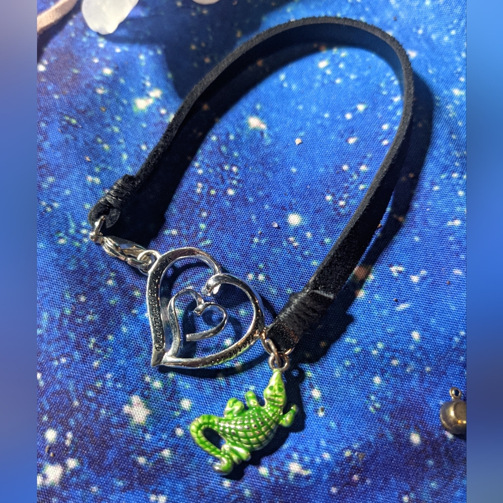 Heart Alligator leather strap bravelet